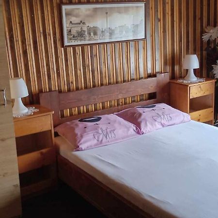 Hostel Intim 95 Ron Bîrlad 外观 照片