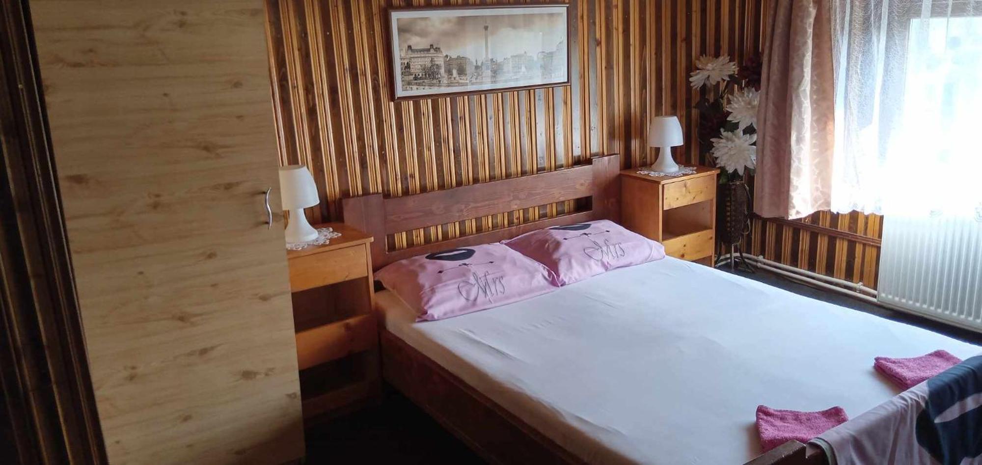 Hostel Intim 95 Ron Bîrlad 外观 照片